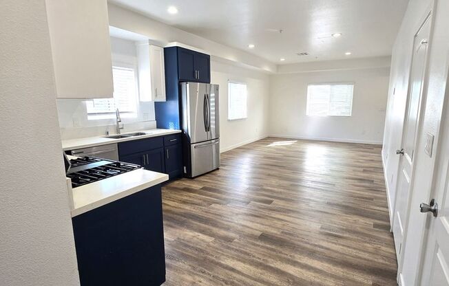 3552 - 3556 1/2 E 7th St