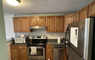 2 beds, 1 bath, 900 sqft, $2,600, Unit 16