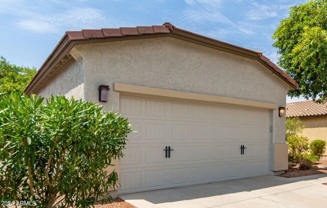 Beautiful 3 bedroom home in Peoria!