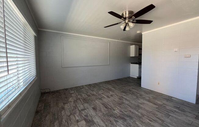 2 beds, 1 bath, $1,075