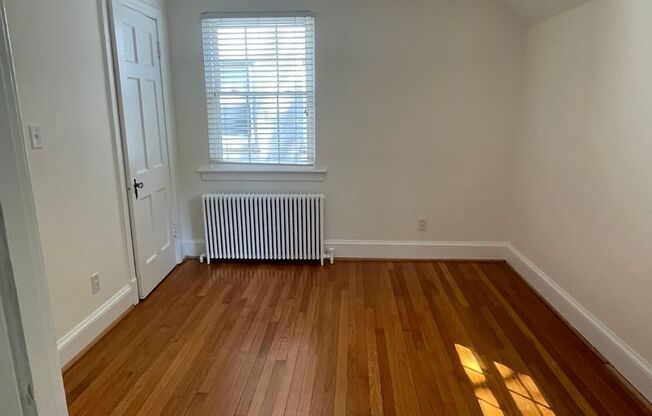 4 beds, 2.5 baths, $5,750