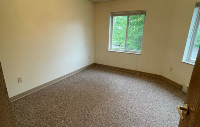 3 beds, 2 baths, 1,200 sqft, $1,400, Unit TE218X-241