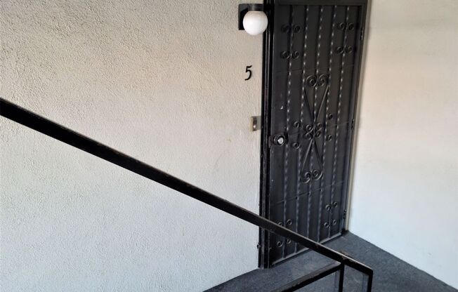623 S. Grevillea Ave