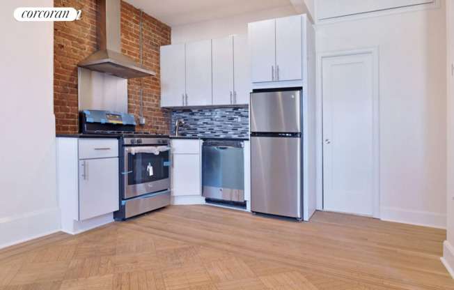 672 SAINT MARK'S AVE