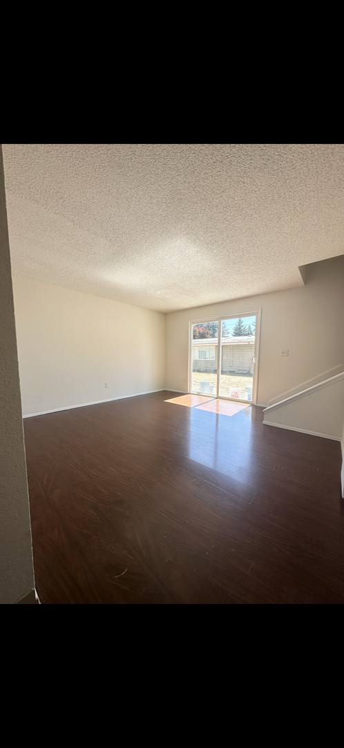 2 beds, 1.5 baths, 975 sqft, $1,650