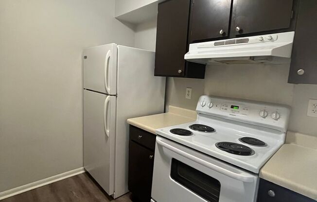 2 beds, 1 bath, 775 sqft, $880, Unit 366L