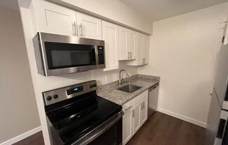 2 beds, 1 bath, 900 sqft, $1,375, Unit 6196-4