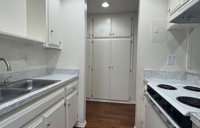 Studio, 1 bath, 503 sqft, $1,920, Unit 31