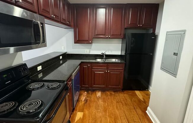 1 bed, 1 bath, 522 sqft, $1,200, Unit 906