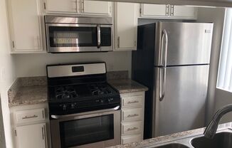 1 bed, 1 bath, 864 sqft, $2,050