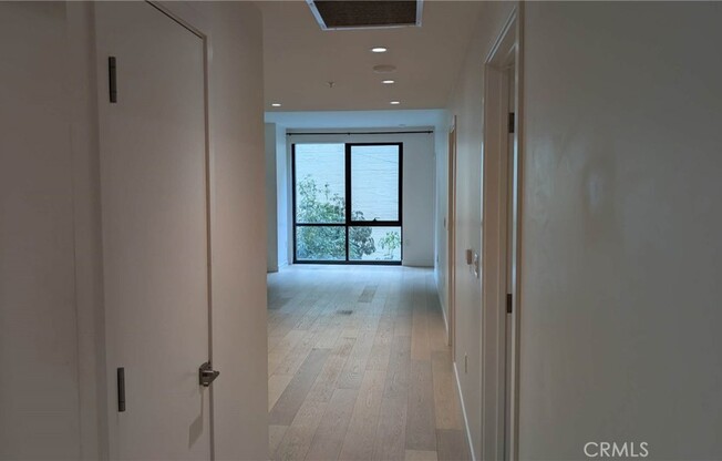 1 bed, 1 bath, 941 sqft, $3,000, Unit 922