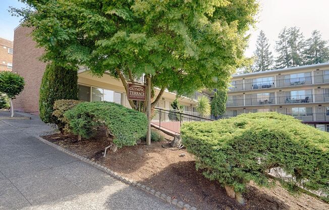 Prime location for walkable living near shops and restaurants!