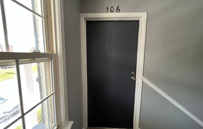 2 beds, 1 bath, 800 sqft, $899, Unit 106