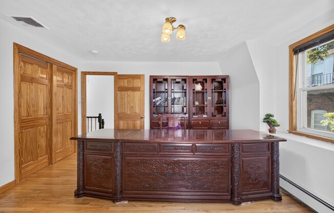 6 beds, 3 baths, 3,290 sqft, $6,500, Unit 0