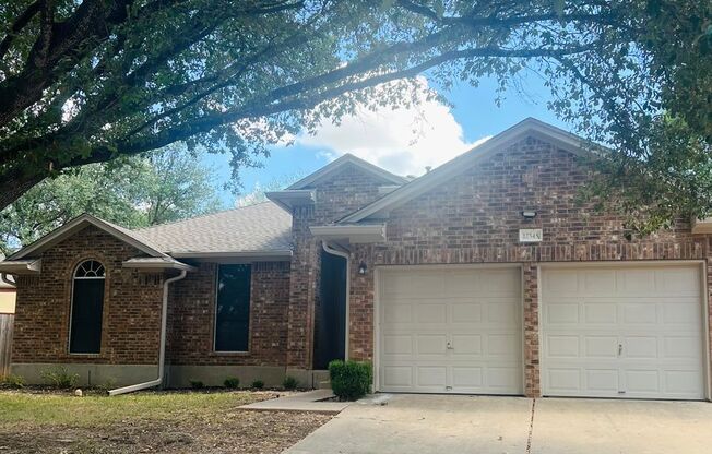 Updated Single-Story in Prime Location – Vinyl Hardwood Floors & Spacious Patio