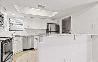 2 beds, 1 bath, $2,200, Unit 101