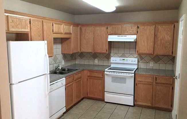 Well-Maintained Home Near Clear Creek Gate Viewable 8/5