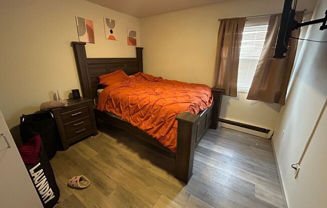 2 beds, 1 bath, $1,395, Unit 116