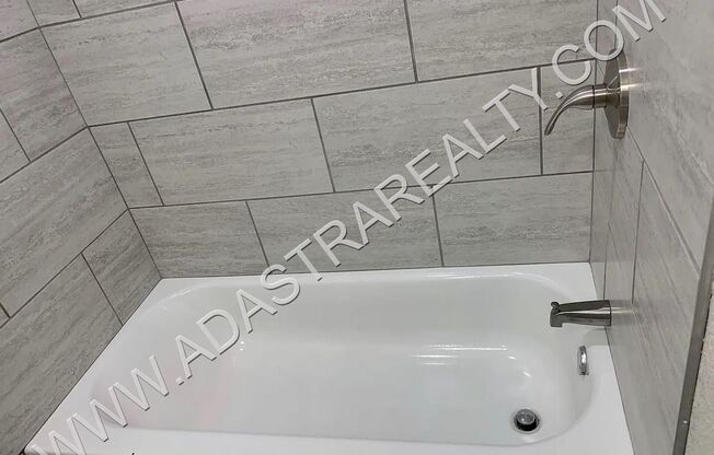 3 beds, 1 bath, $1,550