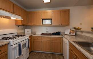 Canterbury Downs model apartment  kitchen, Roseville, CA, 95678