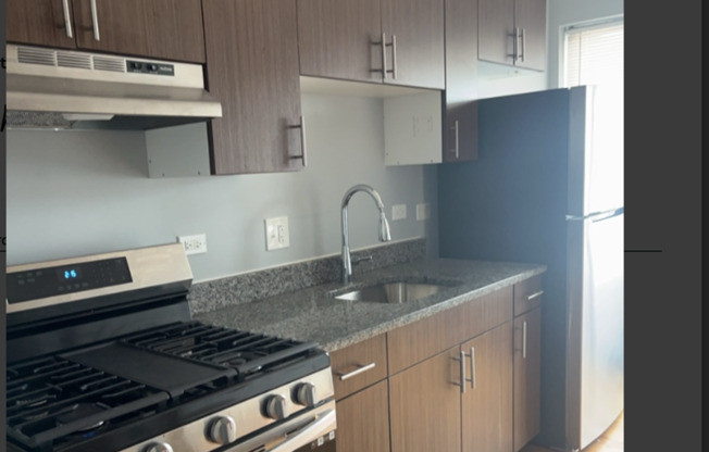 2 beds, 1 bath, $1,860, Unit 7113-4A