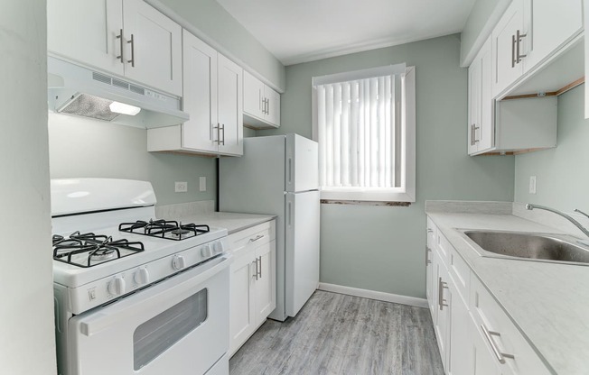 Fully Equipped Kitchen at Johnson Legacy Apartments, Wisconsin