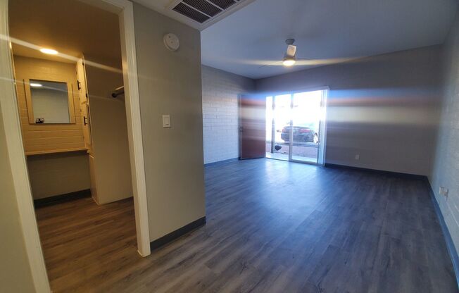 Studio, 1 bath, 400 sqft, $825, Unit 103