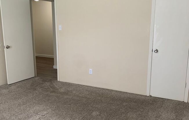 1 bed, 1 bath, 703 sqft, $875, Unit 1911