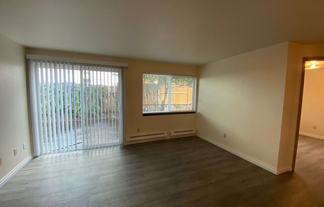 3 beds, 1.5 baths, $2,795, Unit 3