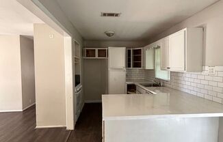 3 beds, 1 bath, $1,000