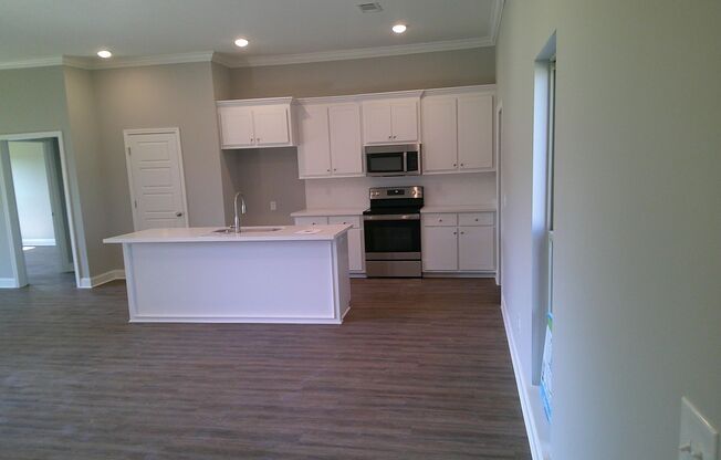 JUST REDUCED!! PLUS..***Move in Special..1/2 off 1st mo. rent if moved in by the end of the month***