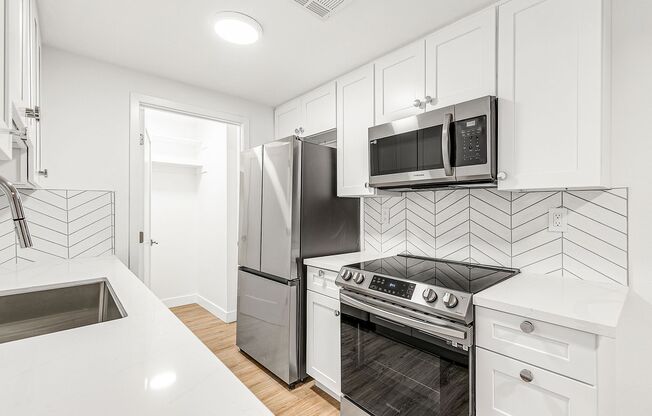 1 bed, 1 bath, 729 sqft, $2,350, Unit 114