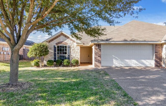 3BR / 2BA Duplex in Hewitt, Texas | Midway ISD