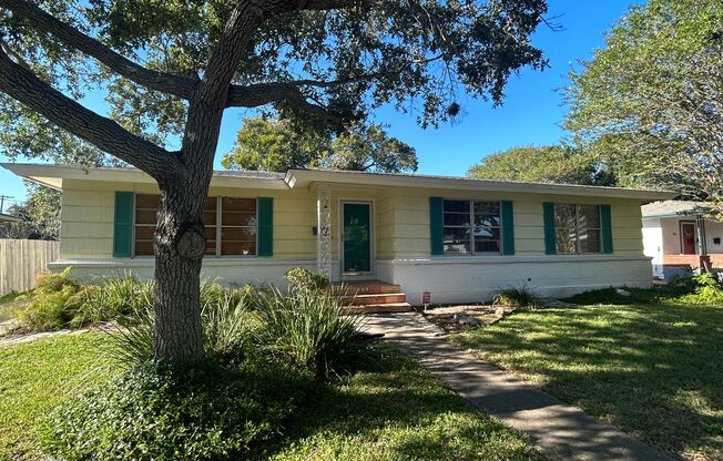 626 Bermuda - 3/Bed 2/Bath - $2095/month