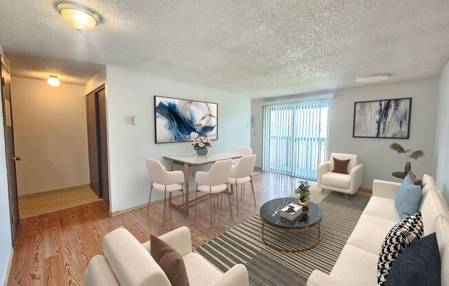 2 beds, 1 bath, 594 sqft, $1,095, Unit 32