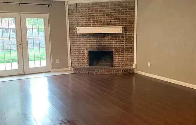 single-story home in Garland’s desirable Northlake Estates.