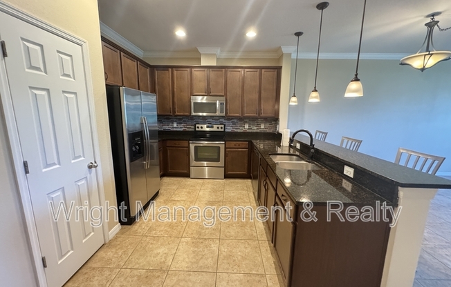 2215 PARROT FISH DR