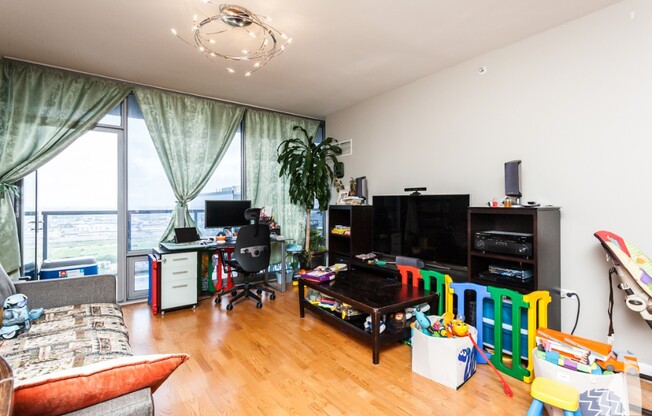 100 East 14th Street