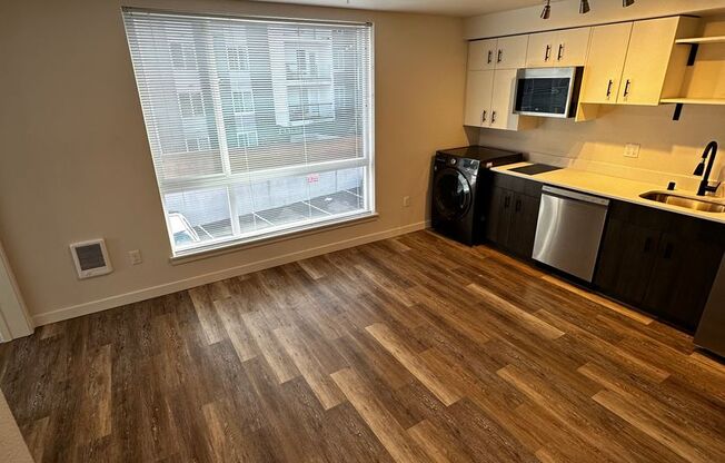 1 bed, 1 bath, 471 sqft, $1,700, Unit 310