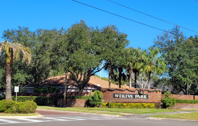 1906 SMOKETREE CIR