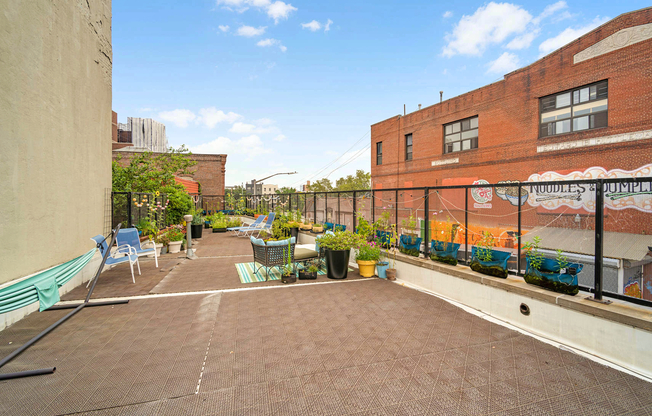 251 MONTROSE AVE