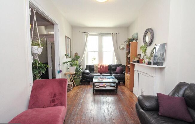 Graduate Hospital 3bd/1/5bth Charmer