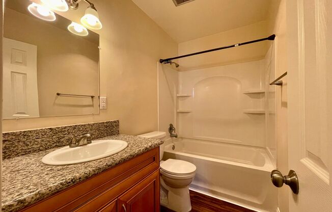 Studio, 1 bath, 375 sqft, $1,595, Unit 228