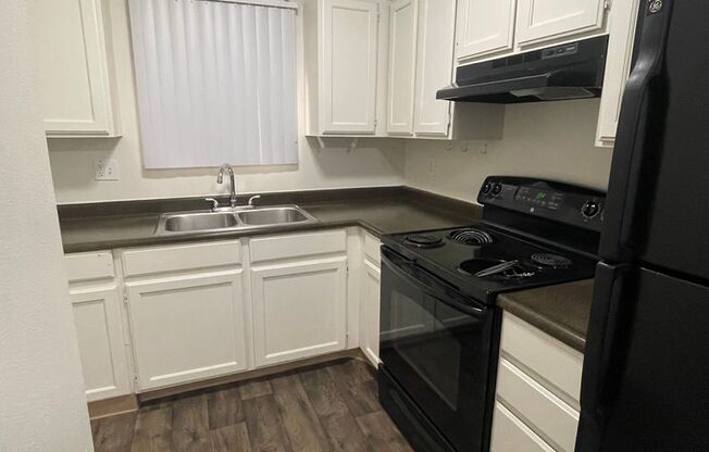 1 bed, 1 bath, 620 sqft, $1,125, Unit 13