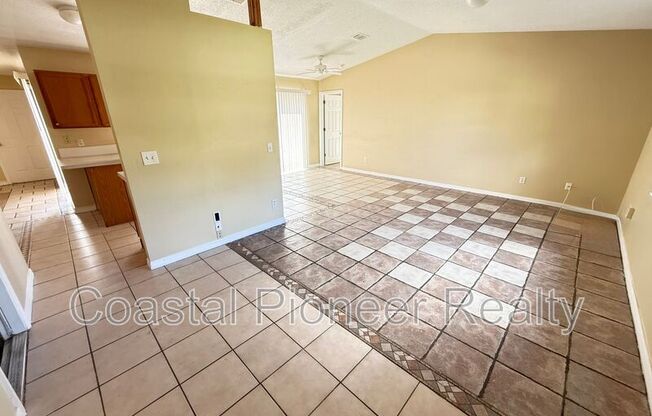 724 VERSAILLES LN