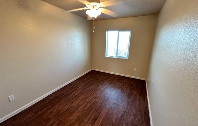 3 beds, 2.5 baths, 1,194 sqft, $1,595, Unit Unit 12