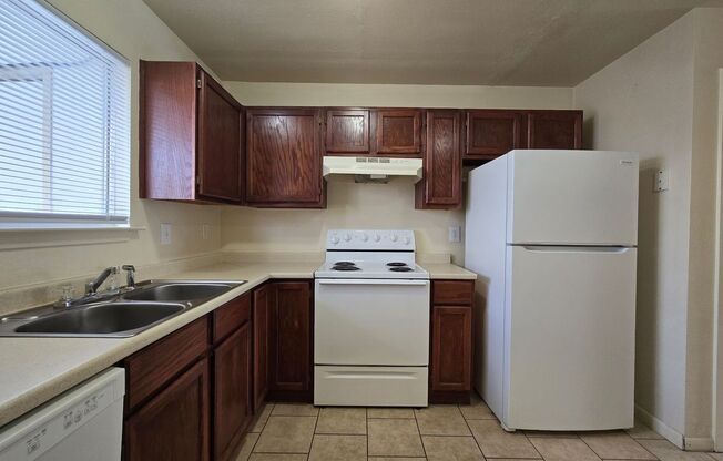 2 beds, 1 bath, $750, Unit 1309 Quail Circle - Unit A