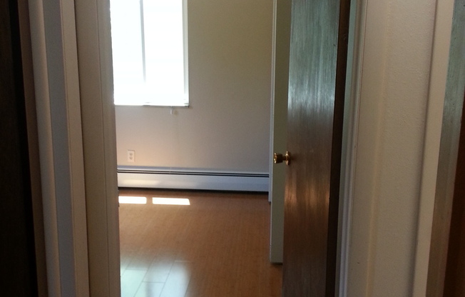 2 beds, 1 bath, $1,100, Unit Unit C1