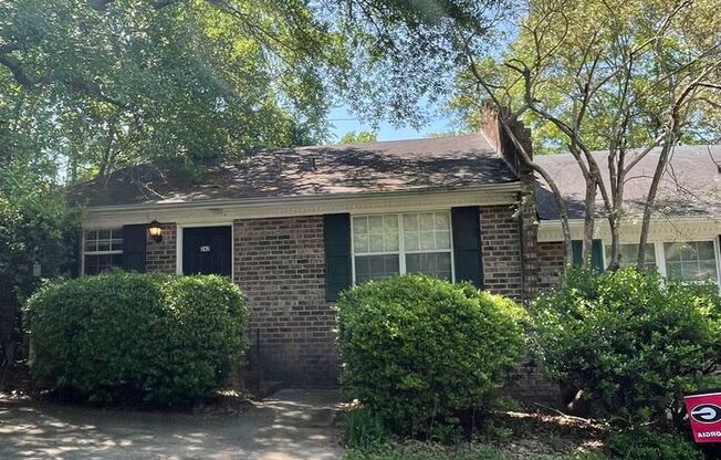 2 bedroom, 2 bath duplex in Sleepy Creek off Lumpkin Street! Available mid October!