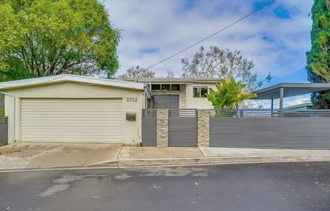 Spacious 3 bed, 2.5 bath house for rent in Mount Washington area of LA